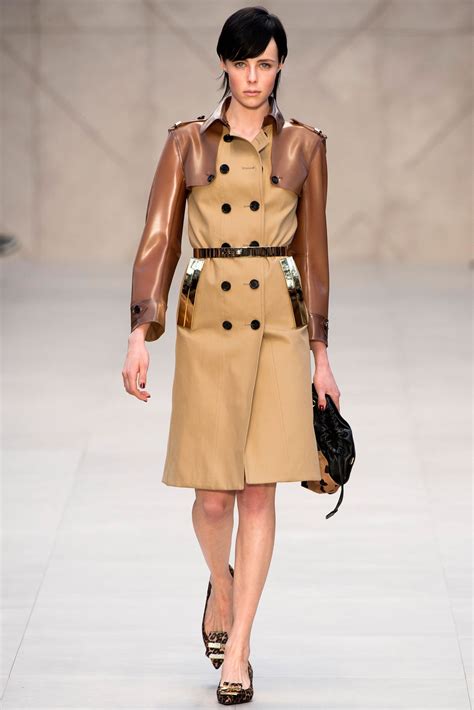 burberry vogue runway